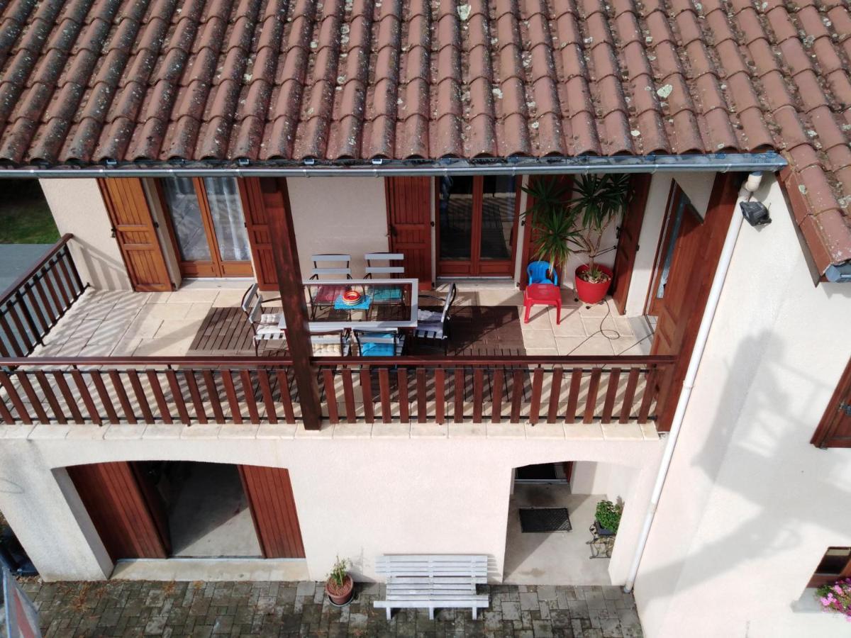 Chambres Des Arrys Bas-en-Basset Esterno foto